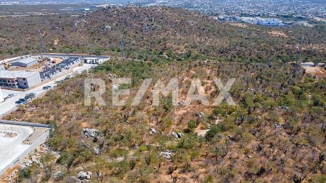 HUGE LAND FOR SALE NEAR DIAMANTE GOLF COURSE DEVELOPMENT - ENORME TERRENO EN VENTA CERCA DEL DESARROLLO DEL CAMPO DE GOLF DIAMANTE LOS CABOS