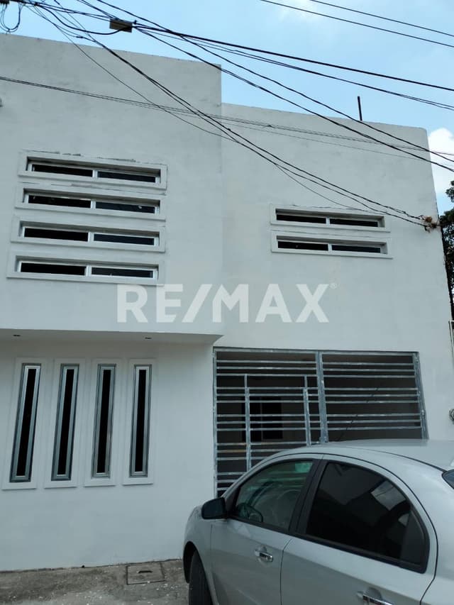 CASA EN VENTA EN FRACCIONAMIENTO LA ISLA 