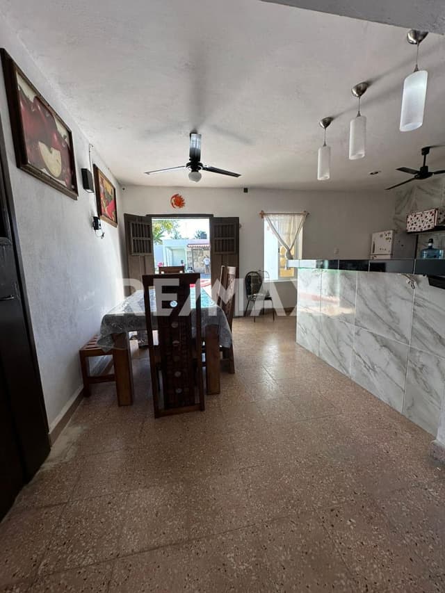 Casa en venta Agora de una planta a una cuadra del parque en Chicxulub Puerto.