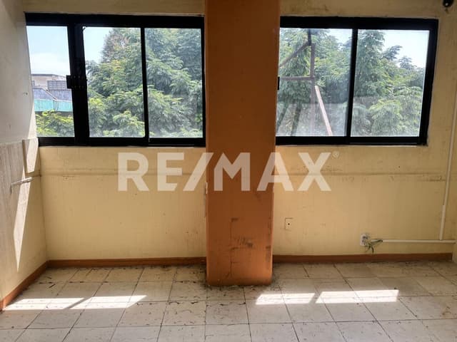 LOCAL  COMERCIAL EN RENTA