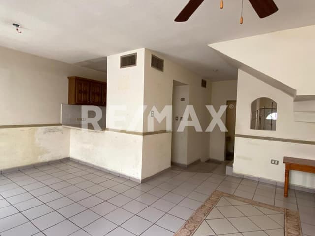 CASA EN VENTA EN FRACCIONAMIENTO CASTELLANOS 