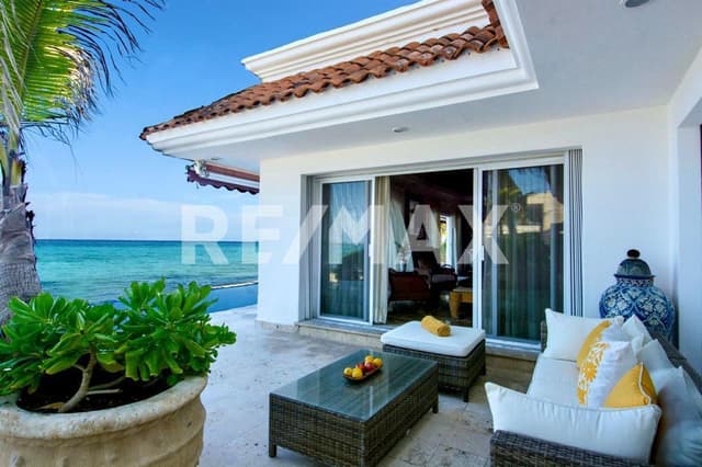 Casa Palmer Beach Front Playacar