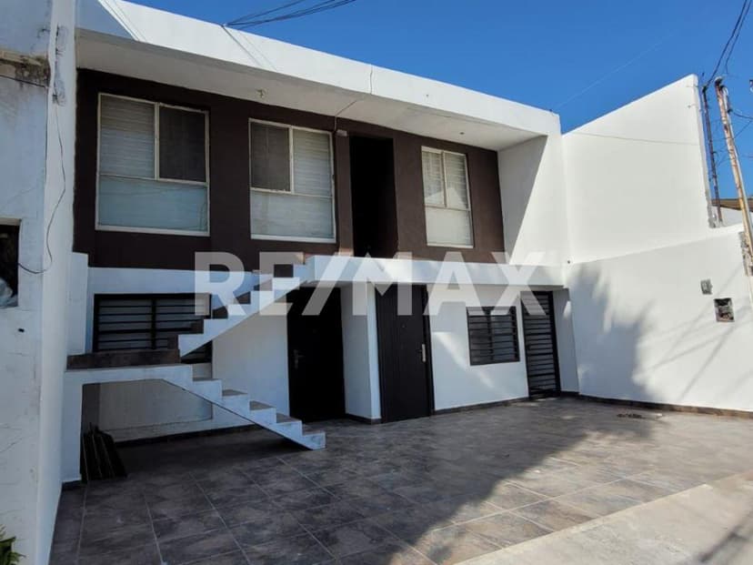 Propiedad con departamentos en Venta en Mitras Centro, Monterrey