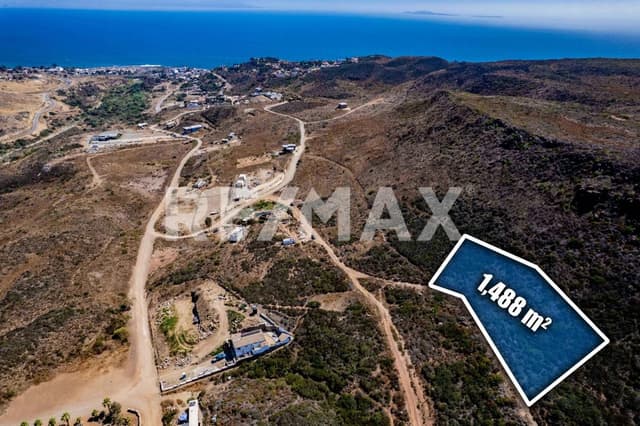 TERRENO CON VISTA AL MAR