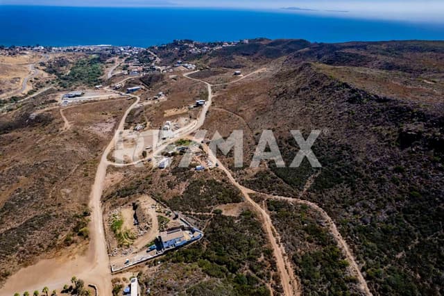 TERRENO CON VISTA AL MAR