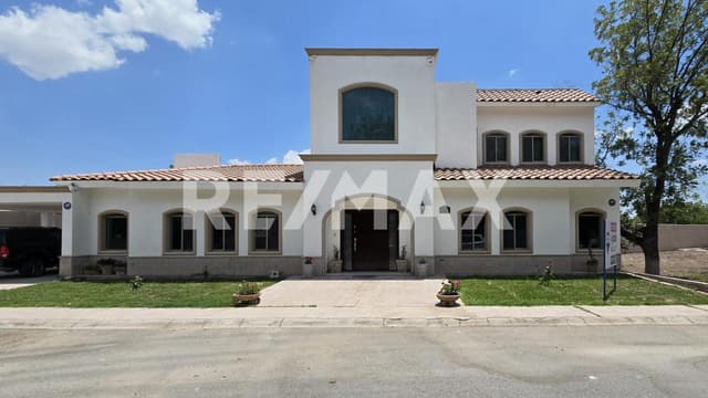 CASA EN VENTA LAS TROJES 