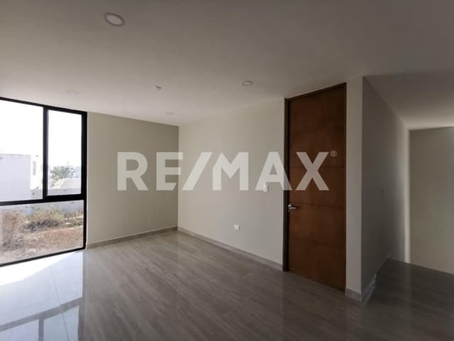 Casa en Venta en Floresta Residencial con cuarto en Planta Baja y Carpintería