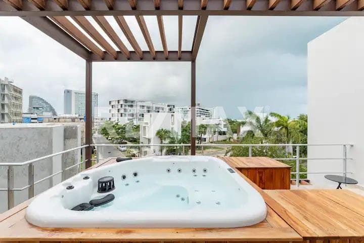 CASA EN VENTA EN PUERTO CANCUN LA LAGUNA RCV240419-DE
