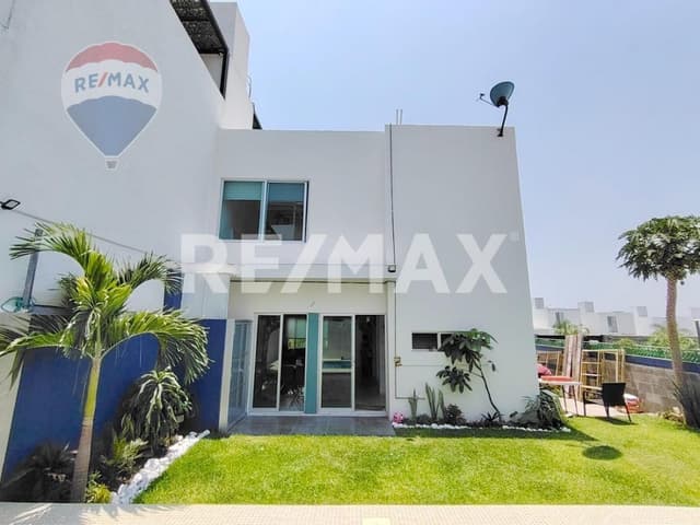 Venta de casa en Fracc. Xochitepec, Morelos…Clave 4894