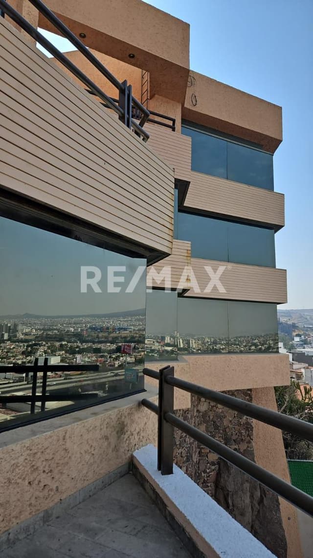 CASA EN VENTA LOMA DORADA QUERETARO RCV240422-AE
