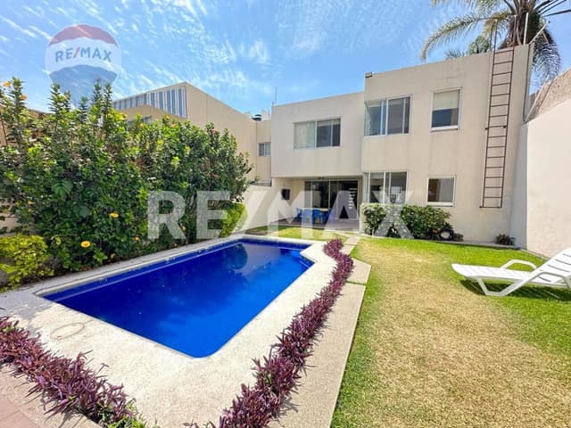 Venta de casa en Fracc. Lomas de Coyuca, Cuernavaca, Morelos...Clave 4897