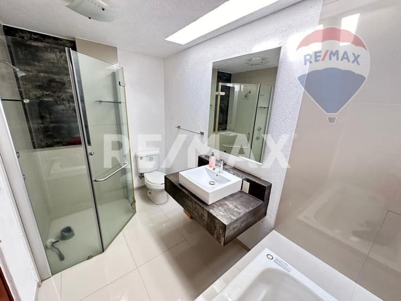 Venta de casa en Fracc. Lomas de Coyuca, Cuernavaca, Morelos...Clave 4897