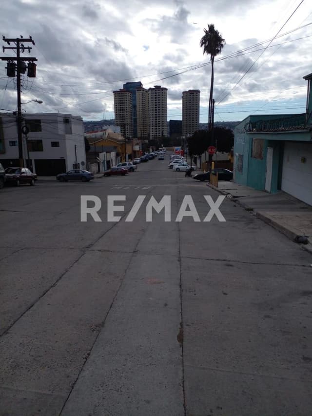 TERRENO  EN EXELENTE UBICACION MUY CERCA DE LA GARITA SAN YSIDRO