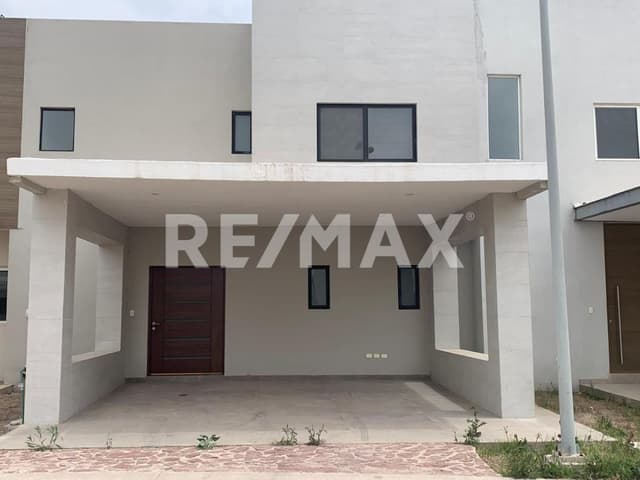 CASA EN VENTA EN ALTOZANO NUEVA LAGUNA 