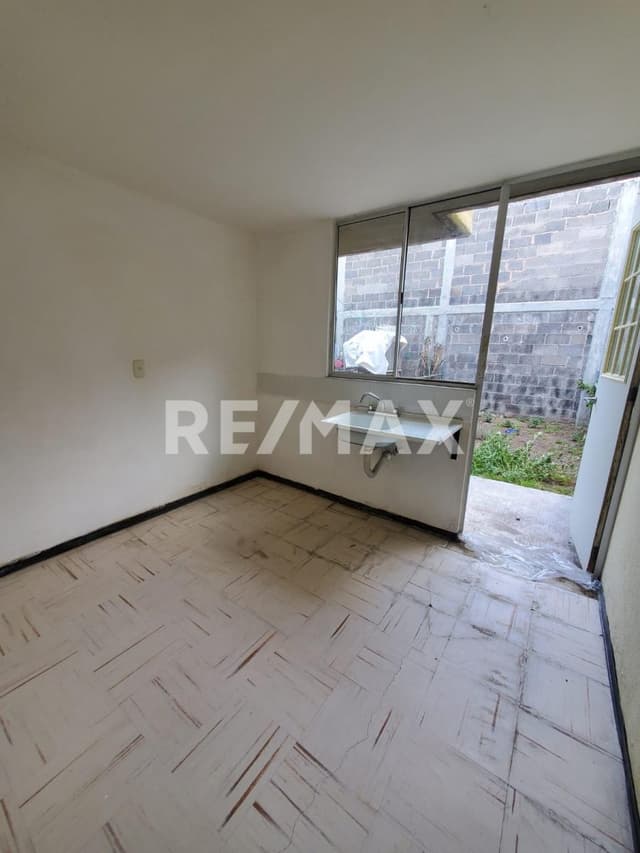 BOG   SE VENDE CASA EN STA. TERESA III, HUEHUETOCA