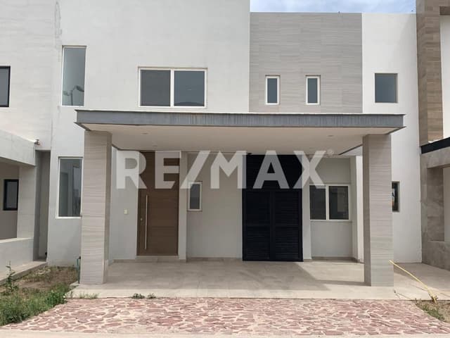 CASA EN VENTA EN ALTOZANO NUEVA LAGUNA 