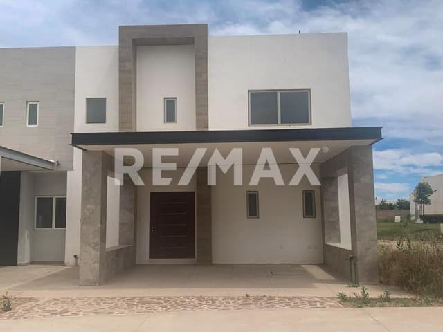 CASA EN VENTA EN ALTOZANO NUEVA LAGUNA 