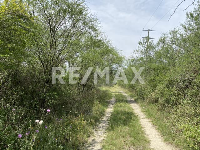 Venta terreno campestre en La Barranca Cadereyta Jimenez 