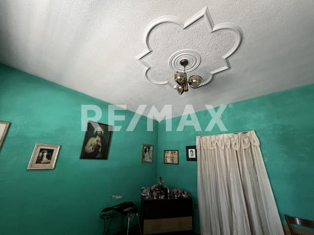 Propiedad  en venta con vocación comercial en la calle principal de la colonia Maderera
