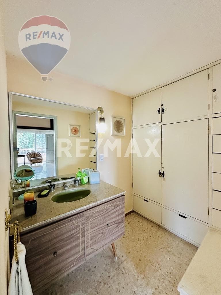 Venta de casa en el Fracc. Manantiales, Cuernavaca, Morelos...Clave 4927