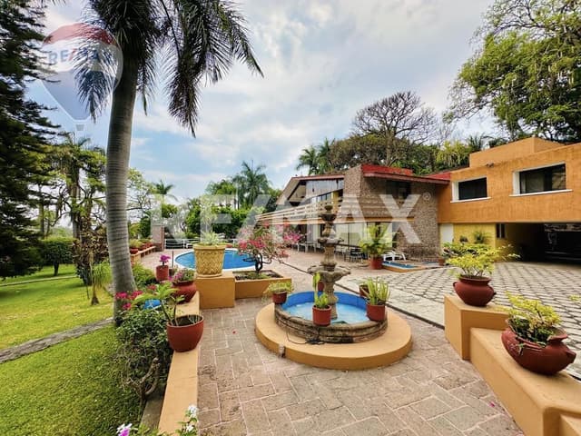 Venta de casa en el Fracc. Manantiales, Cuernavaca, Morelos...Clave 4927