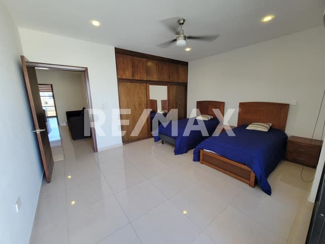 Casa  amplia y moderna en venta, a corta distancia de la casa club