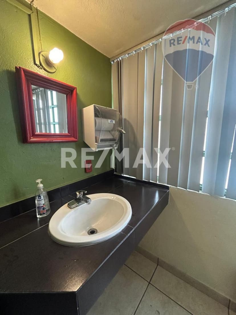 Venta de casa en esquina, Centro de Cuernavaca, Morelos...Clave 4936