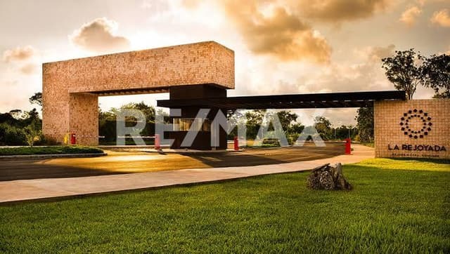 Venta de terreno en Privada la La Rejoyada Komchen Mérida, Yuc