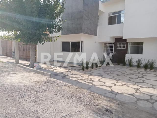 Casa en venta, tres recámaras y 4.5 baños, Los Olmos, recién remodelada, $5,125,000