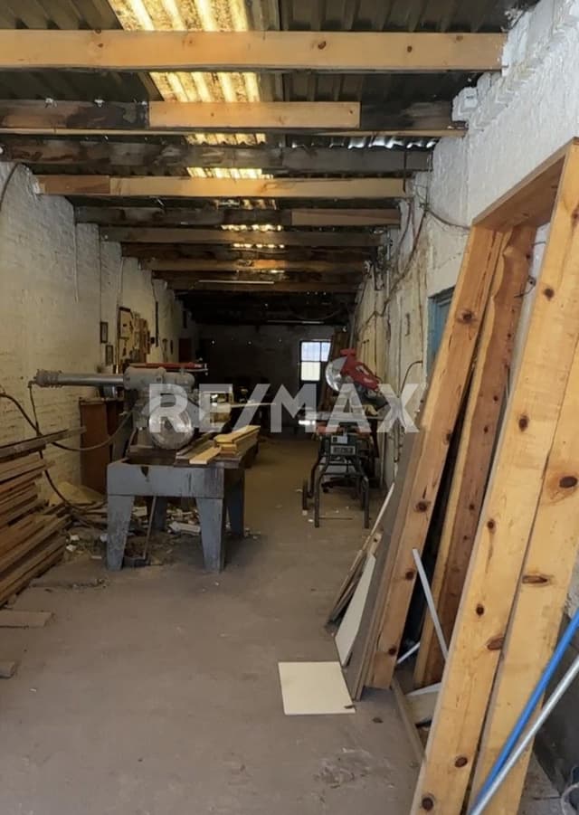 Casa con terreno amplio cerca del Panteón de Ote