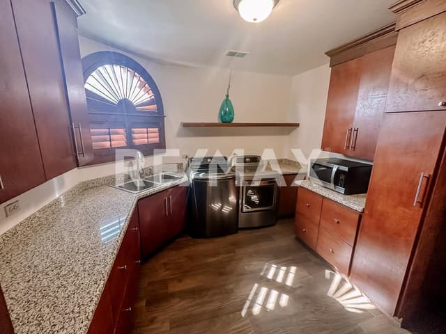 HERMOSA RESIDENCIA EN VENTA