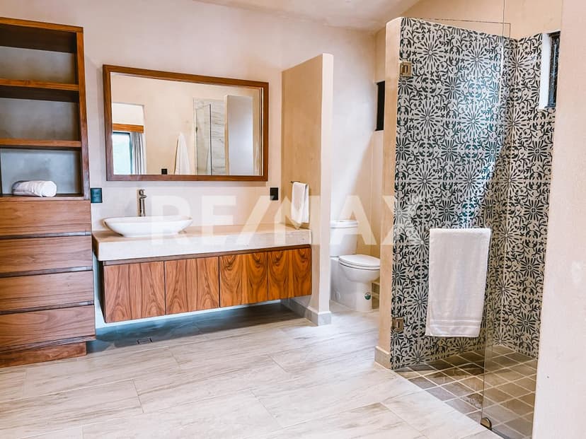 CASA EN VENTA EN LA VELETA 