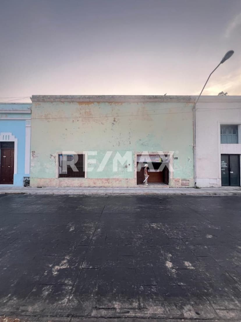 Casa en VENTA ideal para negocio a media de cuadra del Parque de la Mejorada