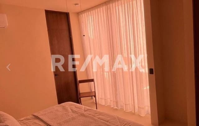 Casa 2 rec, 2 baños, jacuzzi, cocina, comedor, bodega, lock off, estacionamiento, áreas comunes.