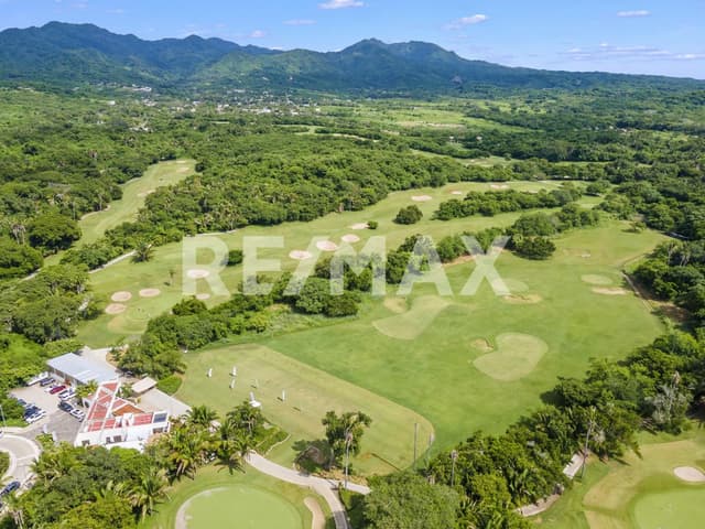 Luxury Residences UAVI - Life by design. inspired by nature 