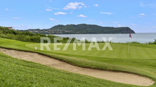 Luxury Residences UAVI - Life by design. inspired by nature 