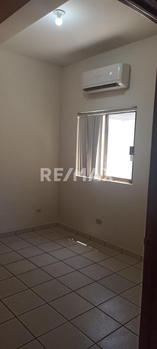 Oficina en renta en Plaza ejecutiva Fátima en colonia San Benito de Hermosillo, Sonora