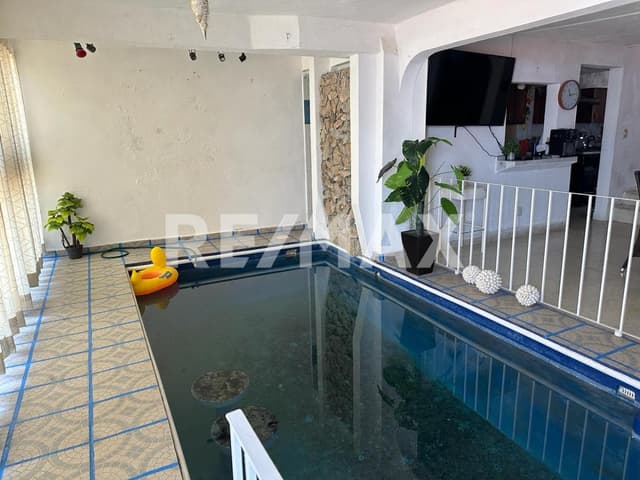 CASA SOLA CON ALBERCA Y VISTA AL MAR EN ACAPULCO MOZIMBA SECCION PALOMRES