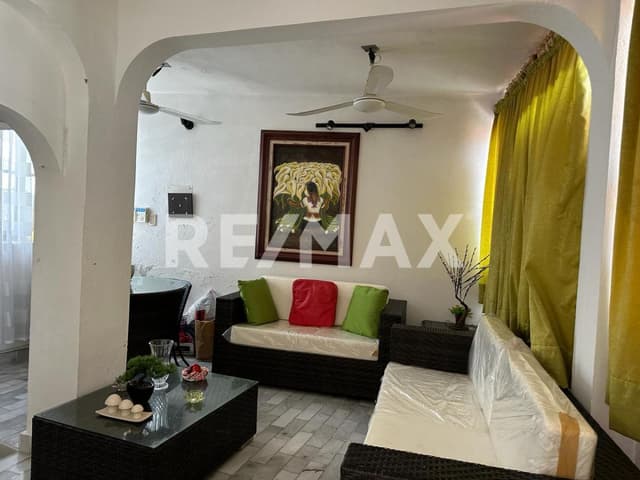 CASA SOLA CON ALBERCA Y VISTA AL MAR EN ACAPULCO MOZIMBA SECCION PALOMRES