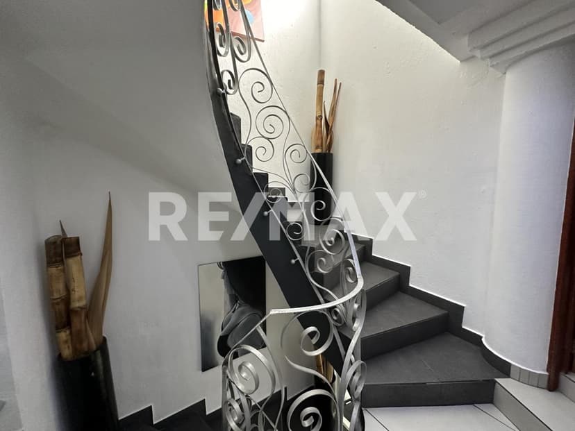 Gallery main