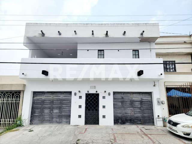 CASA EN VENTA EN LAS FUENTES LOMAS