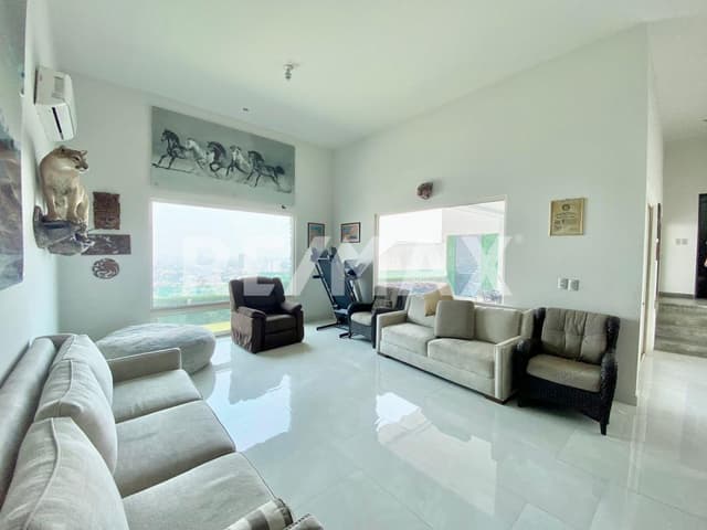 Residencia en venta - Vista Hermosa