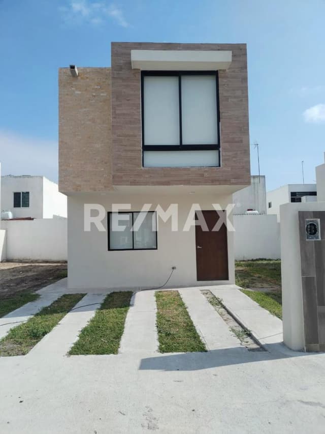CASA EN RENTA EN FRACCIONAMIENTO LOMA BONITA 