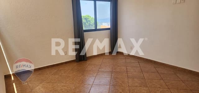Venta de casa sola, Lomas de Ahuatlán, Cuernavaca, Morelos...Clave 4975