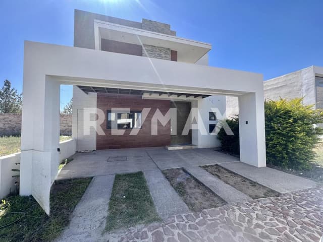 CASA EN VENTA EN ALTOZANO LA NUEVA LAGUNA