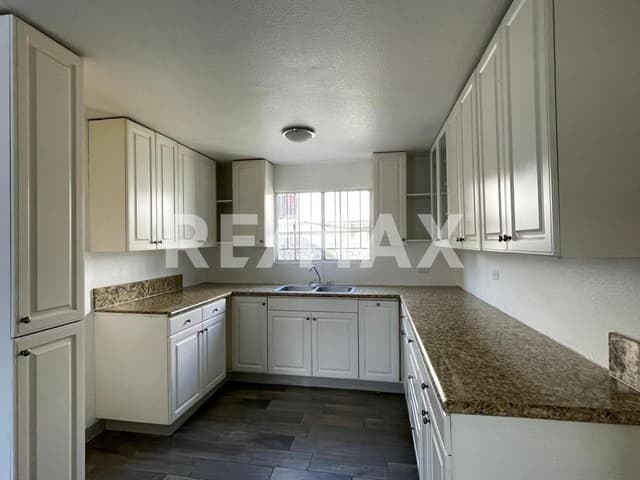 Casa Renta Fracc. Colinas de California.