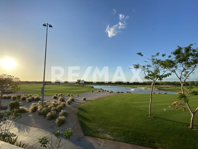 Terreno en club de golf, frente al parque Mérida Yucatán Venta