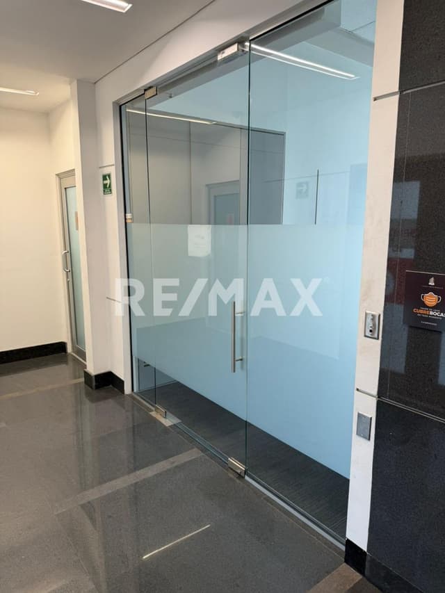 OFICINA EN RENTA DE 304 M2, EN TORRE PENINSULA TIJUANA B.C.