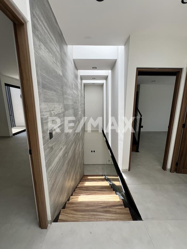 CASA EN VENTA EN ZIBATA QUERETARO RCV240613-MN