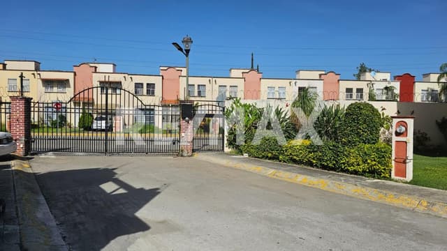 Venta de casa en Paseos del Río, Zapata, Morelos...Clave 5004